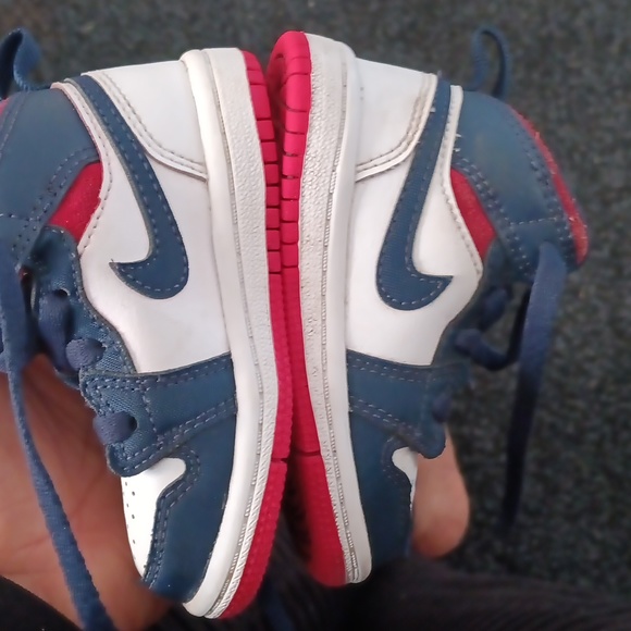 Jordan 1 - Picture 4 of 9